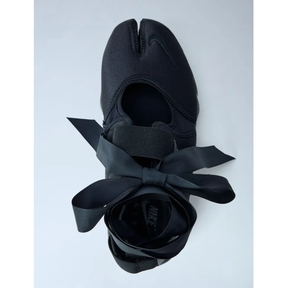 Air Rift Sneakers