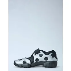 Baskets Air Rift Pois