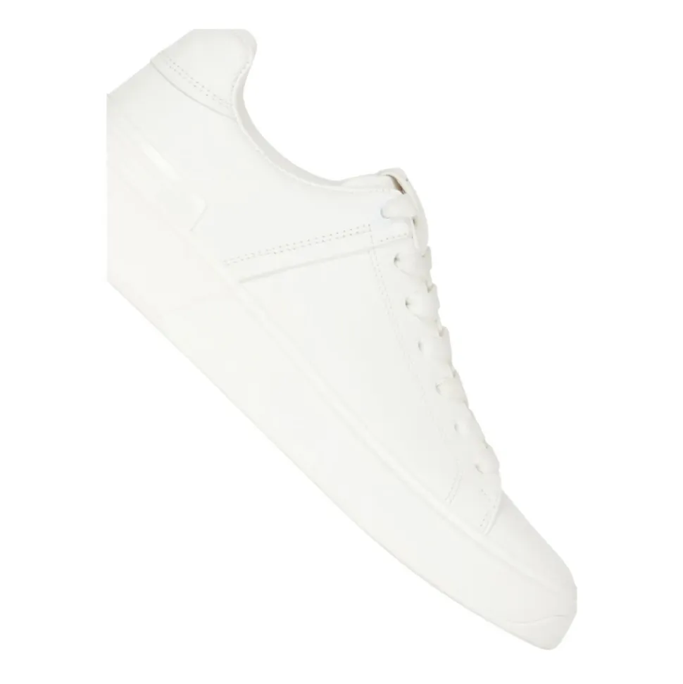 B-Court Sneakers
