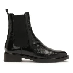 Chaussons noirs à effet froissé.Ce produit taille grand.