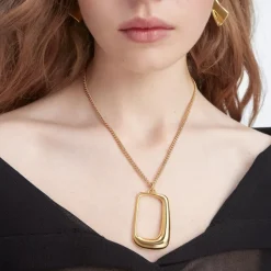 Collier avec Pendentif Ovale