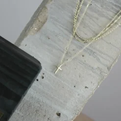 Collier Croix Or Imperméable Design Tendance