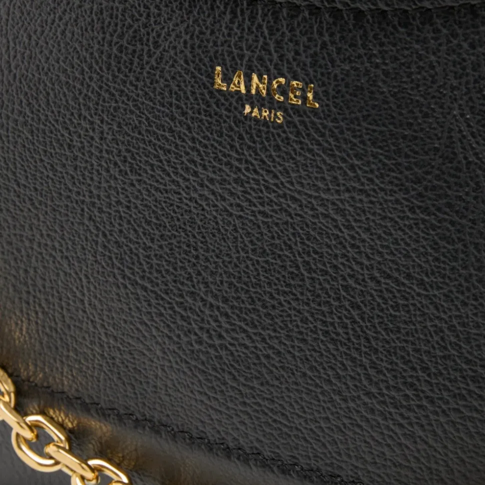 Croisette M Shoulder Bag