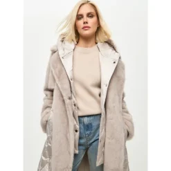 Manteau matelassé en fausse fourrure perle avec ceinture