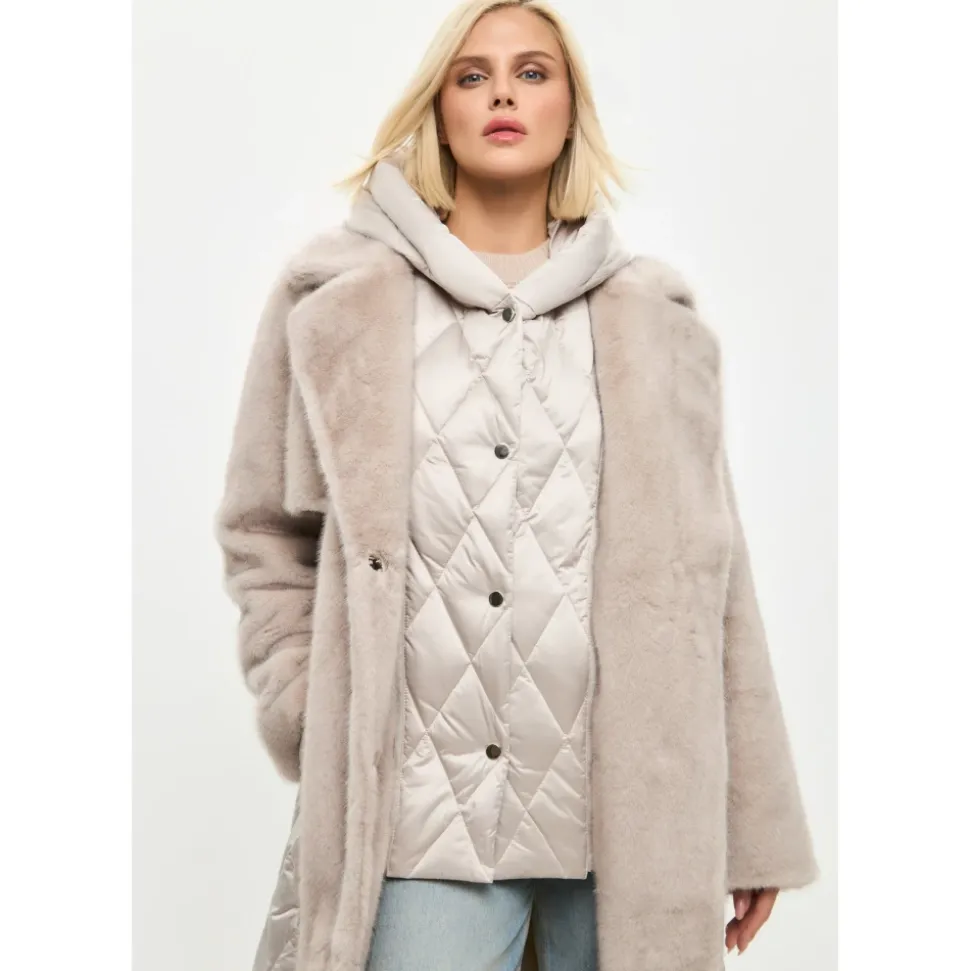 Manteau matelassé en fausse fourrure perle avec ceinture