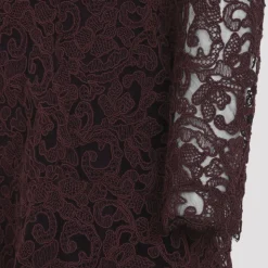 Mini-robe en dentelle