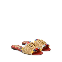 Mules plates en raphia