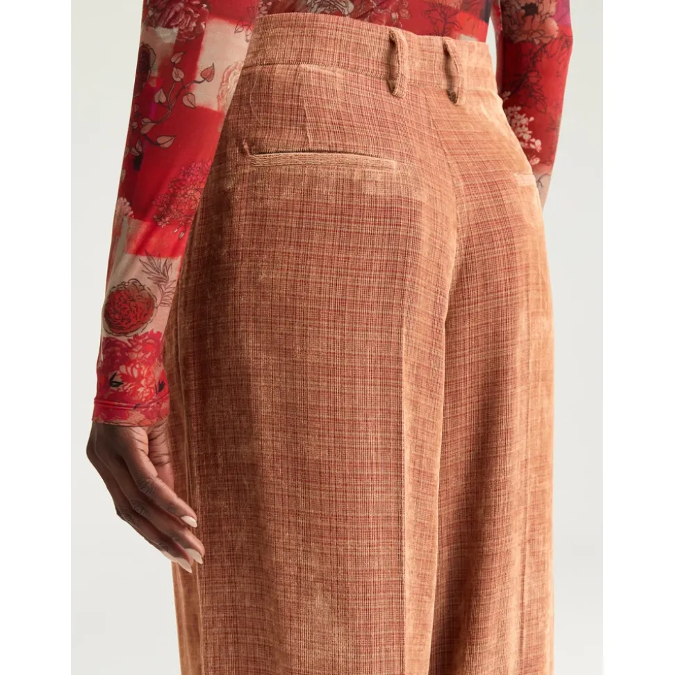 Pantalon long à jambes larges en velours côtelé travaillé