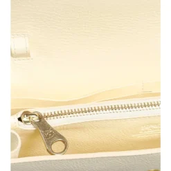 Pochette en cuir boutonnée avec bandoulière amovible