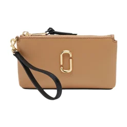 Pochette minimaliste en cuir avec détails raffinés