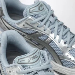Running Shoes
