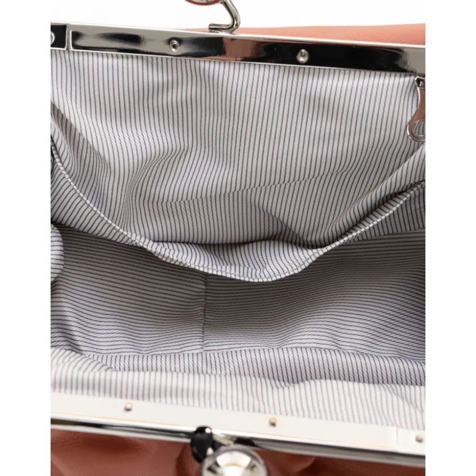 Sac à bandoulière en cuir souple avec chaîne