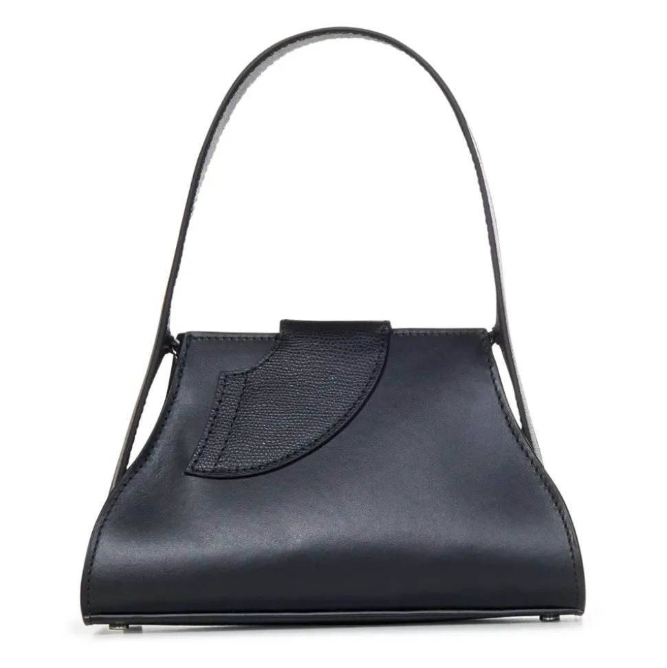 Sac en cuir noir avec rabat asymétrique et logo en argent nickelé