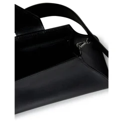 Sac en cuir noir avec rabat asymétrique et logo en argent nickelé