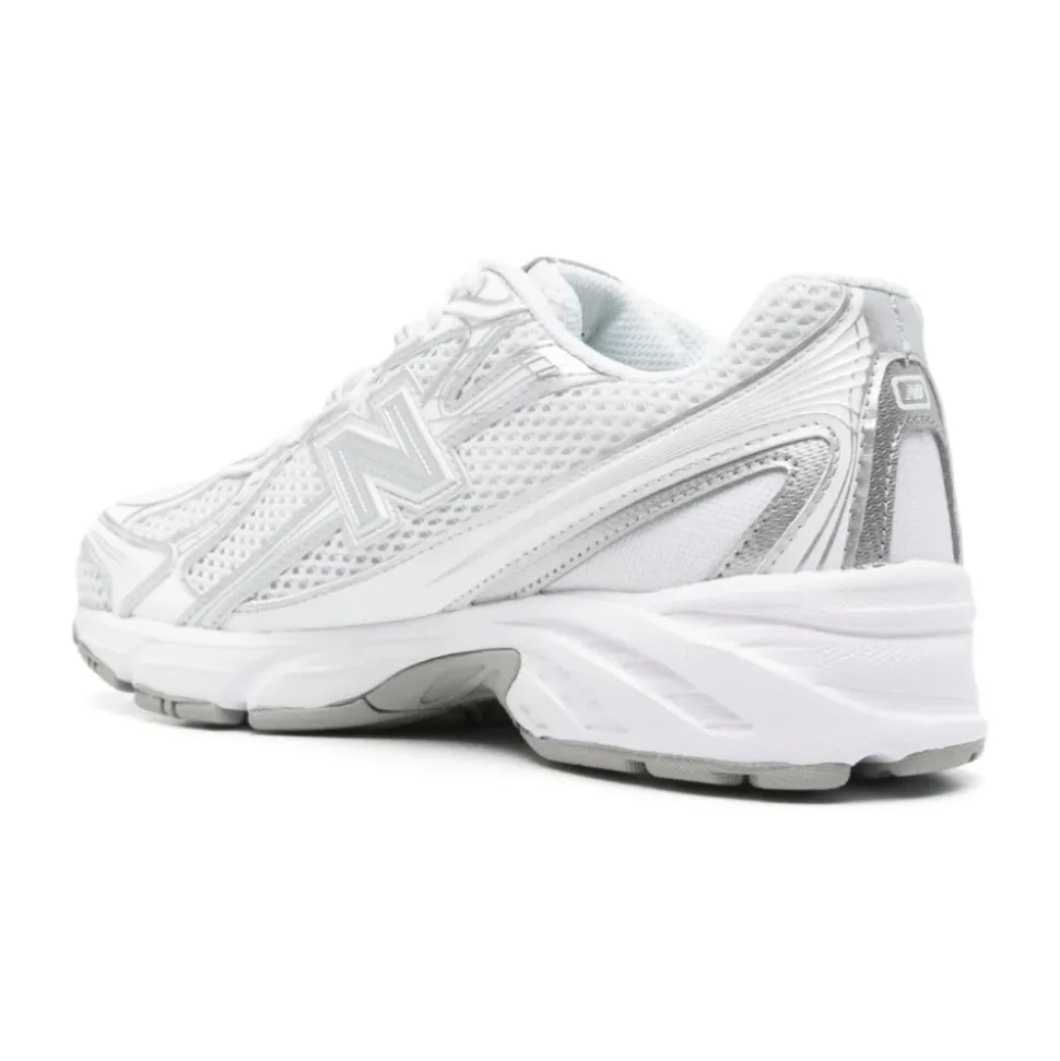 740 Sneakers