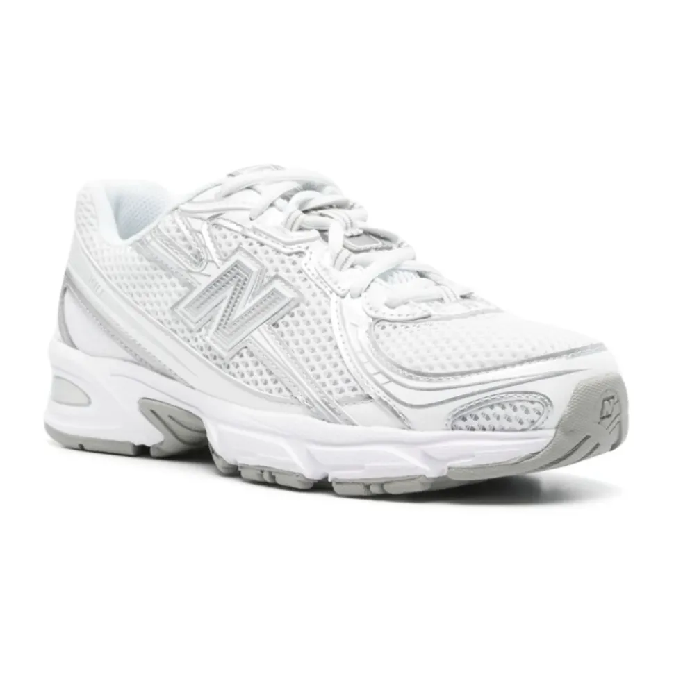 740 Sneakers