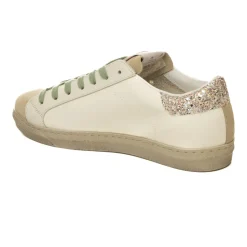 SNK Sneaker