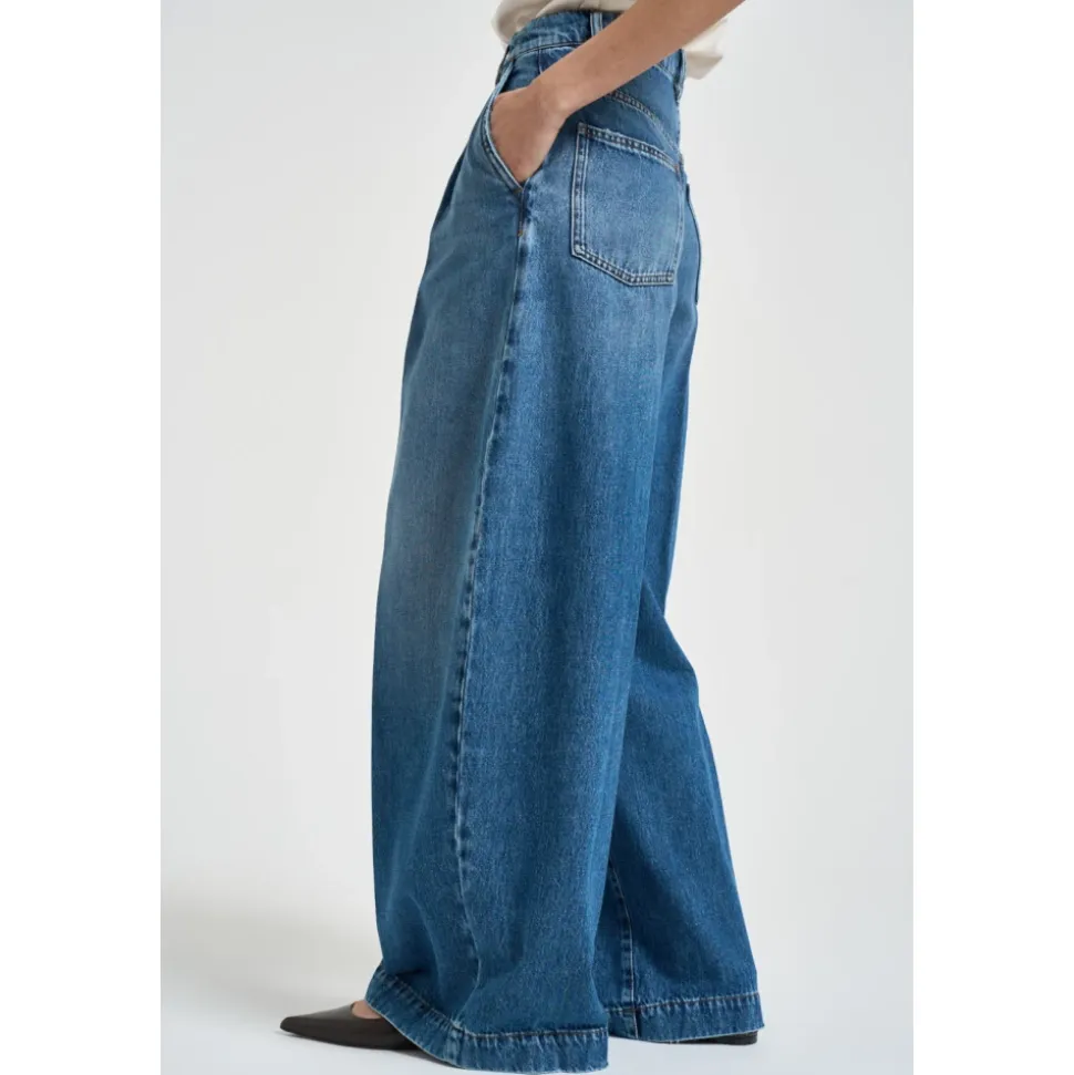 Zachary Jeans